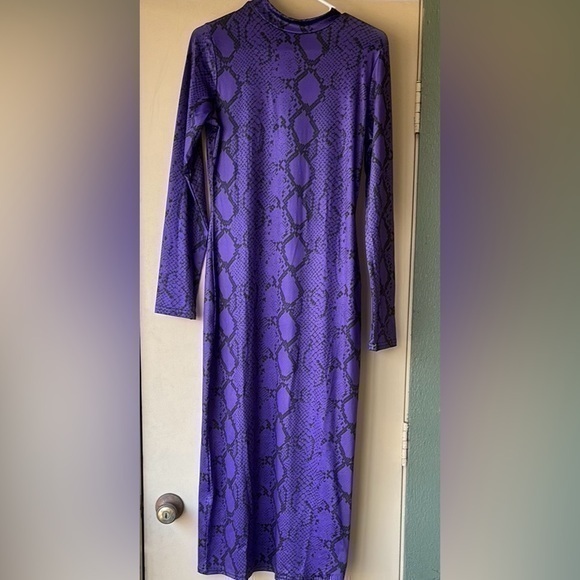 Purple Snake Print Long Sleeve Body Con Maxi Dress - Picture 1 of 7